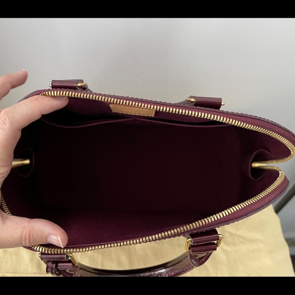 Louis Vuitton Alma PM - Rouge Fauviste Vernis - Picture 5 of 14